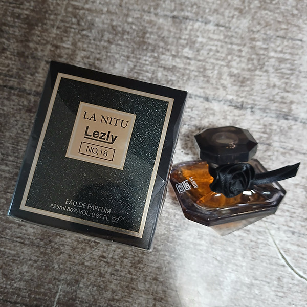 عطر جیبی زنانه لزلی مدل La Nuit با رایحه گرم و شیرین حجم 25 میلیلیتر